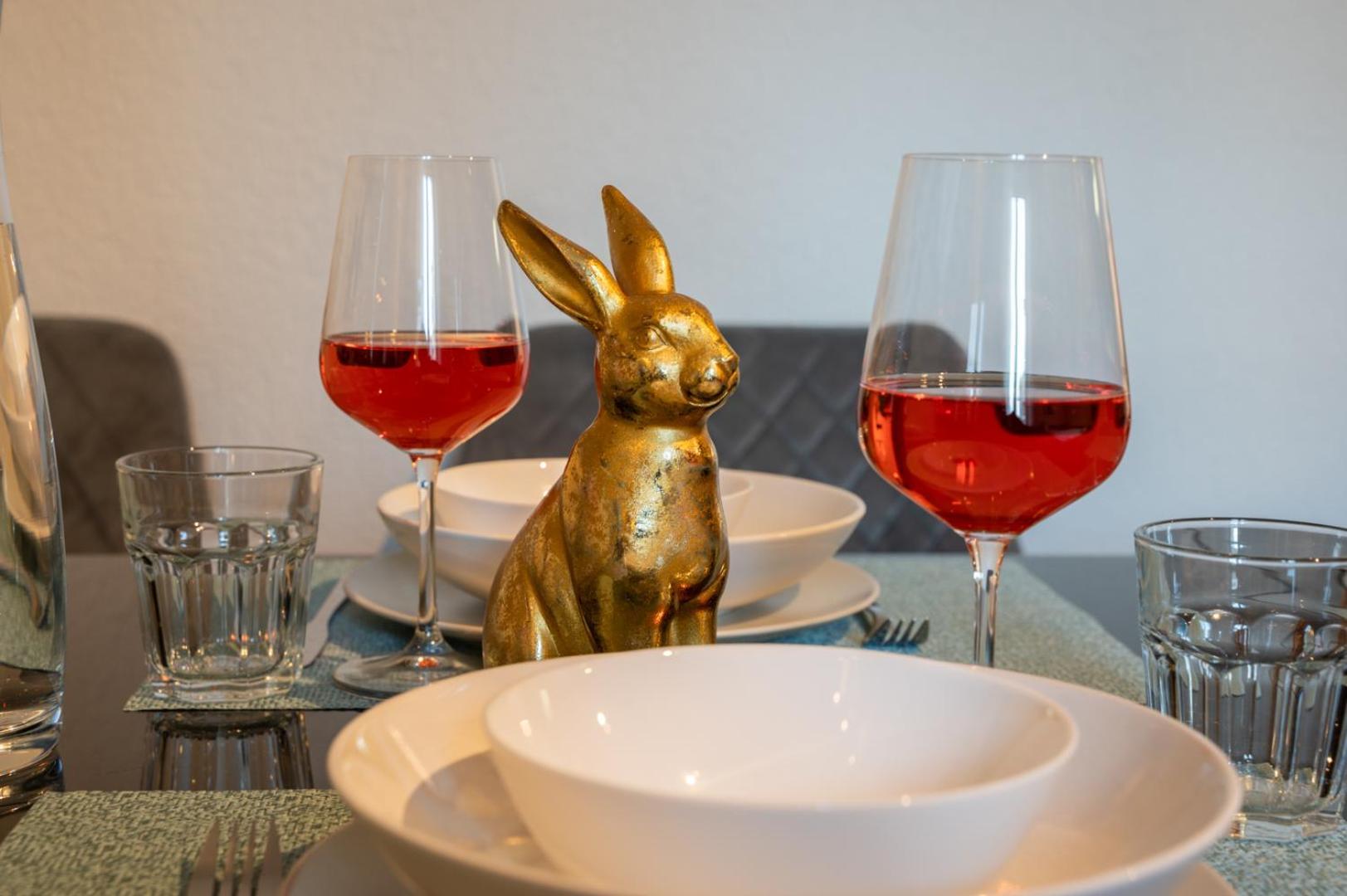 Appartement Special Roger F Rabbit 2 Apartment, Roche Towers, 10-star Bazel